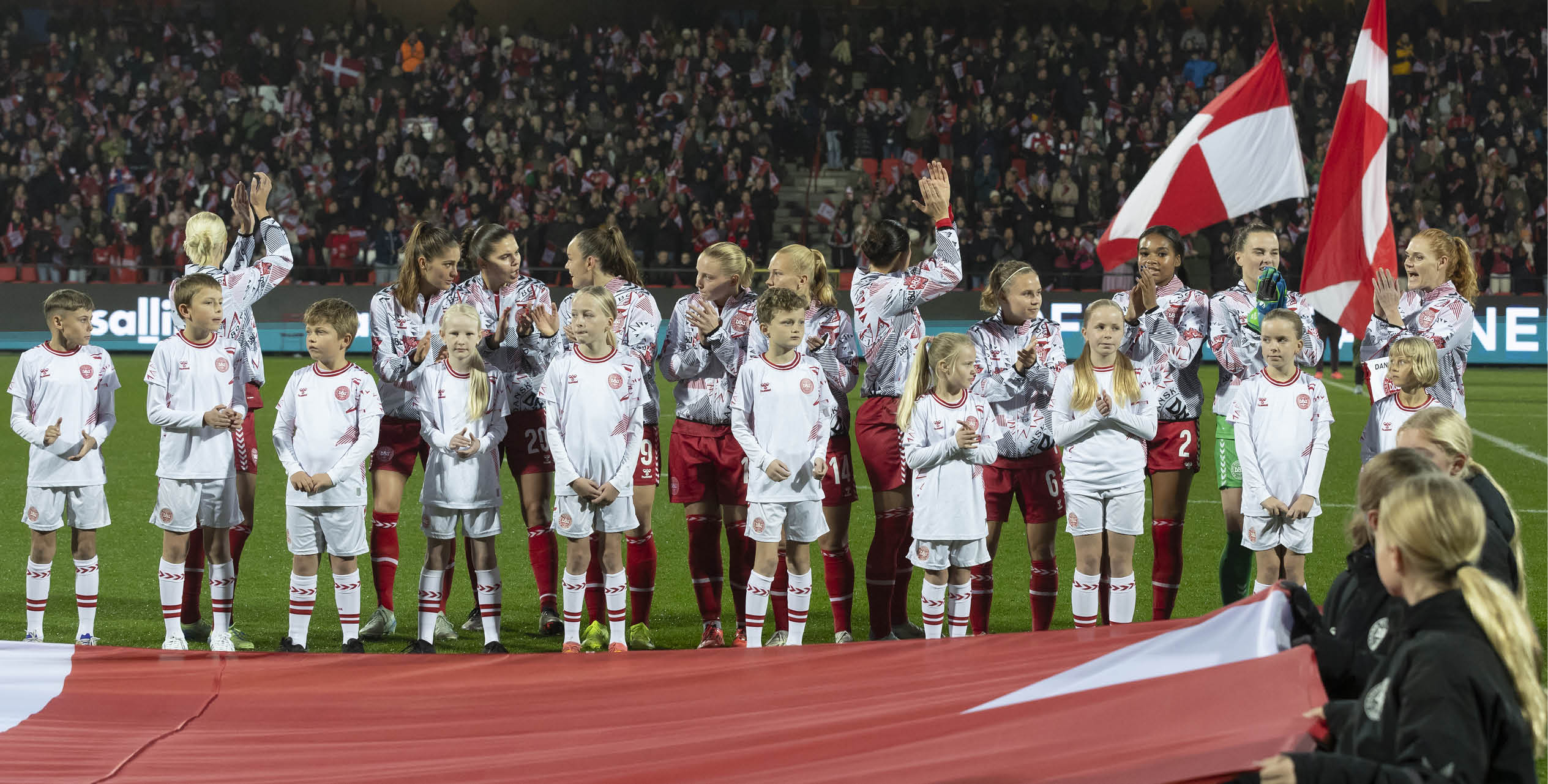 25.10.2024 - Kvindelandsholdet, Venskabskamp p Aalborg Stadion, Danmark vs. Sydafrika.  Denmark Womens Team, Friendly Match at Aalborg Stadion, Denmark vs. South Africa.  Foto: Claus Birch / Fodboldbilleder.dk