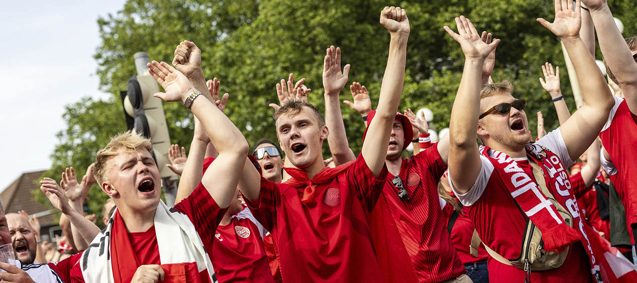 GERMANY, Dortmund 29. JUNE 2024 - Tyskland: EURO 2024 i Dortmund, Westfallenstadion, 1/8 final - Germany vs Denmark - Danish fans cheer on their way to the stadium prior to the game Photo by Anders Kj rbye / Fodboldbilleder.dk / FrontzoneSport.